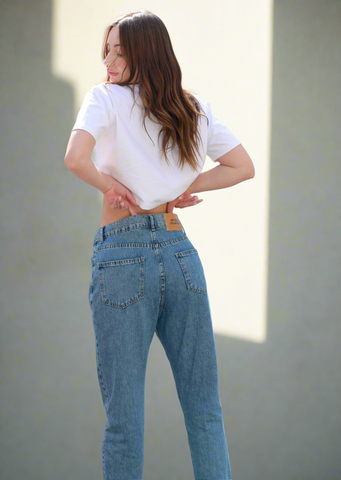 MOM JEANS