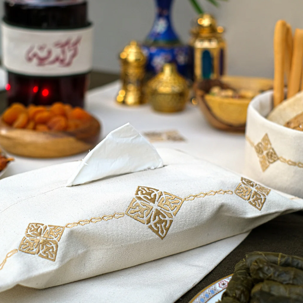 Turath Gold Placemats Set