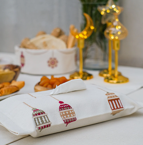 Earthy Lanterns Placemats Set