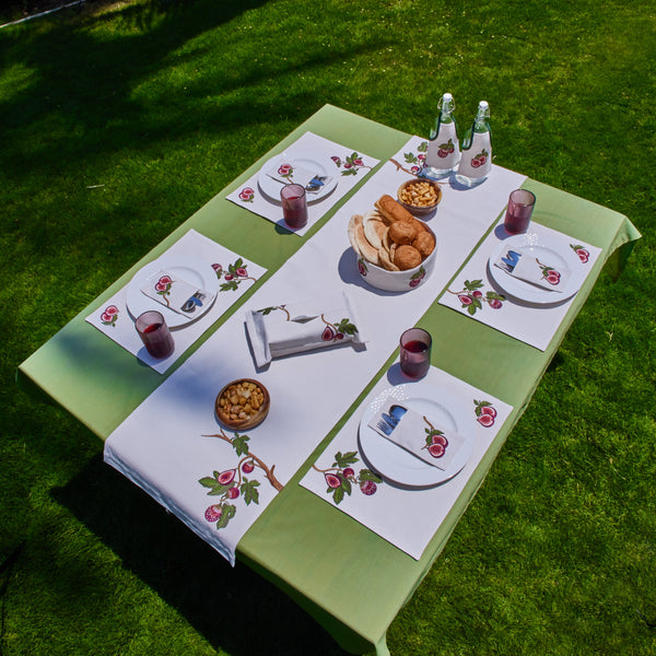 مجموعة مفارش طاولة من Fig Field